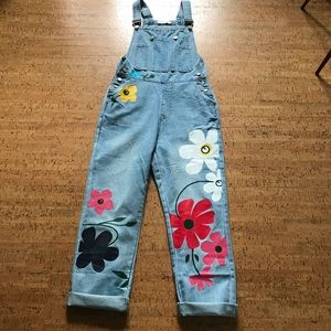 Cropped denim overalls with flowers